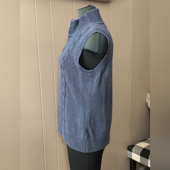 Pendleton • Full Zip Cable Knit Sweater Vest - Picture 11 of 12